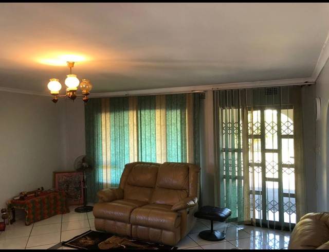 4 BEDROOM HOUSE FOR SALE IN SHALLCROSS